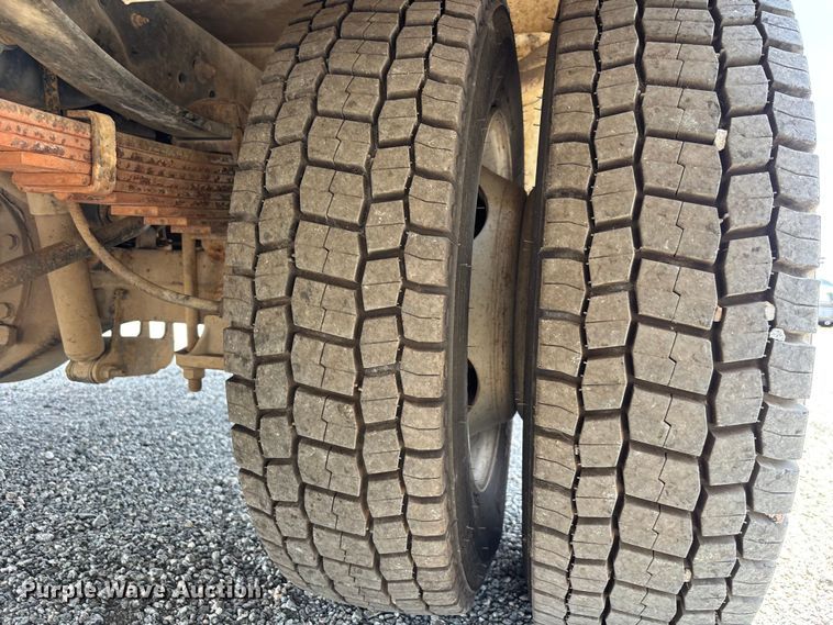 image for item YA3062 2013 Ford F450 Super Duty bucket truck