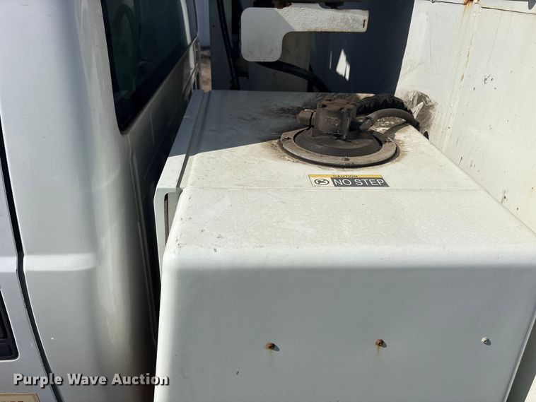 image for item YA3072 2015 Ford F450 Super Duty bucket truck