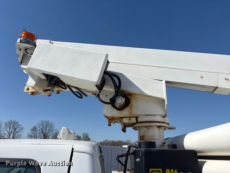 image for item YA3072 2015 Ford F450 Super Duty bucket truck