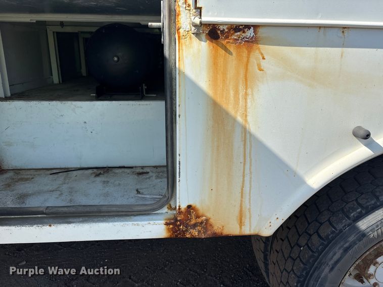image for item YA3072 2015 Ford F450 Super Duty bucket truck