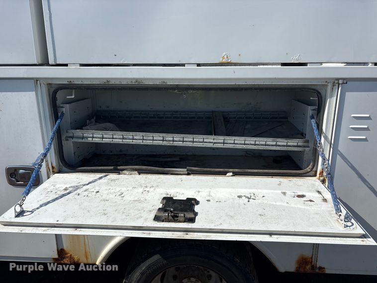 image for item YA3072 2015 Ford F450 Super Duty bucket truck