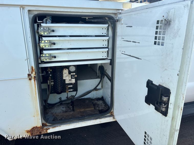 image for item YA3072 2015 Ford F450 Super Duty bucket truck