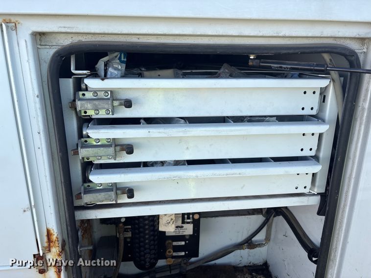 image for item YA3072 2015 Ford F450 Super Duty bucket truck