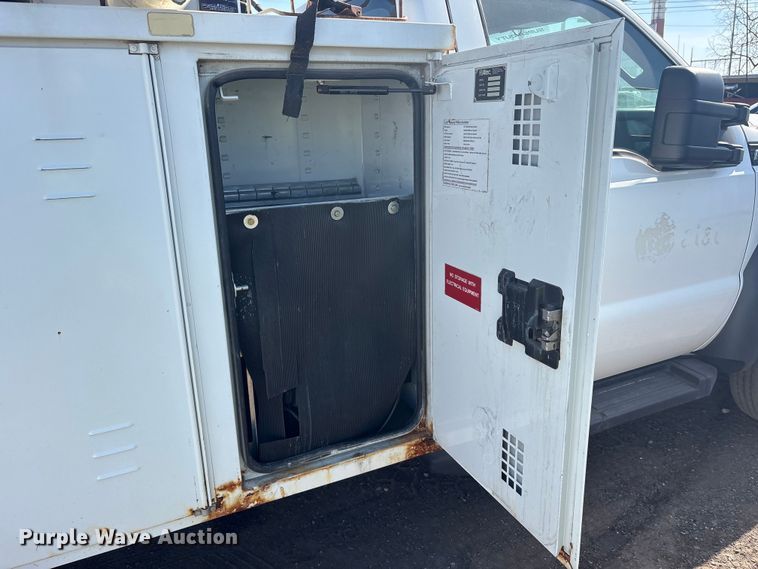 image for item YA3072 2015 Ford F450 Super Duty bucket truck