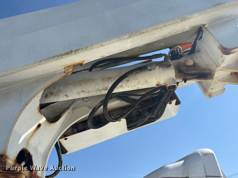 image for item YA3072 2015 Ford F450 Super Duty bucket truck