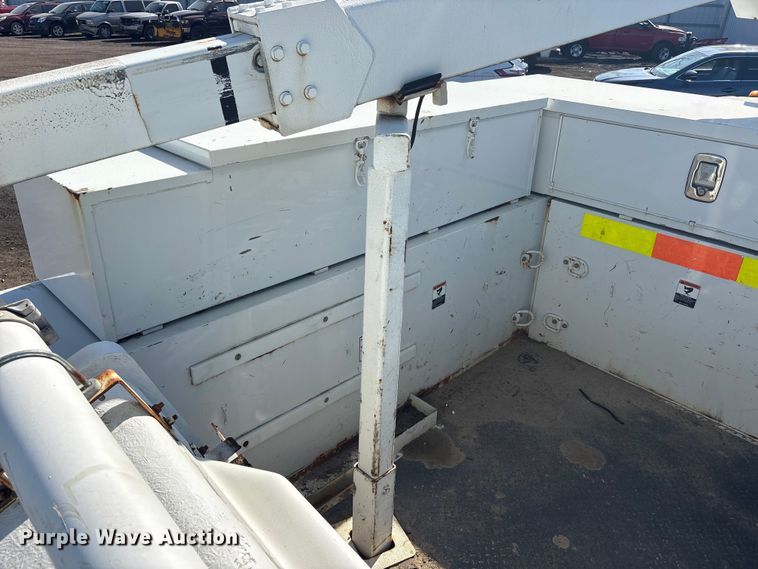 image for item YA3072 2015 Ford F450 Super Duty bucket truck