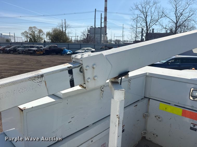 image for item YA3072 2015 Ford F450 Super Duty bucket truck