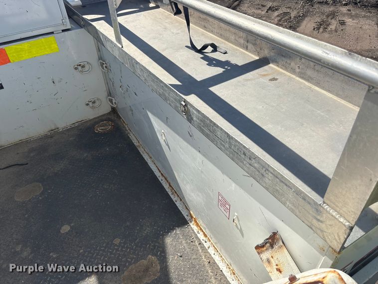 image for item YA3072 2015 Ford F450 Super Duty bucket truck