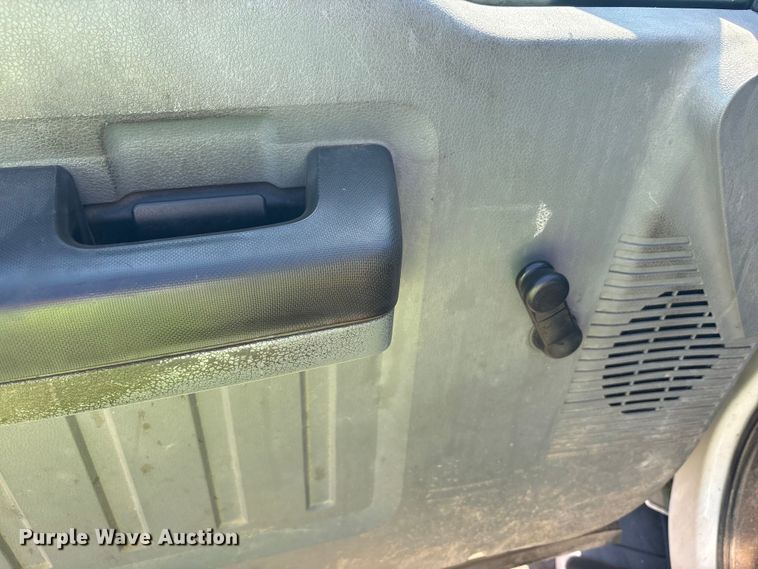 image for item YA3072 2015 Ford F450 Super Duty bucket truck
