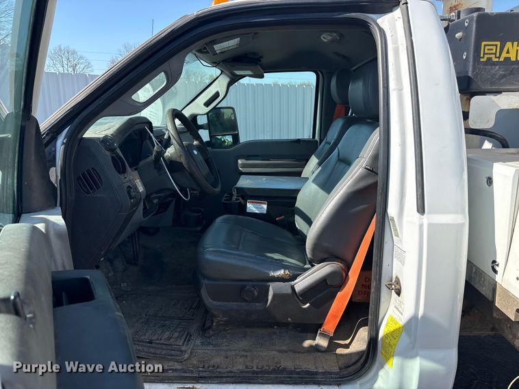image for item YA3072 2015 Ford F450 Super Duty bucket truck