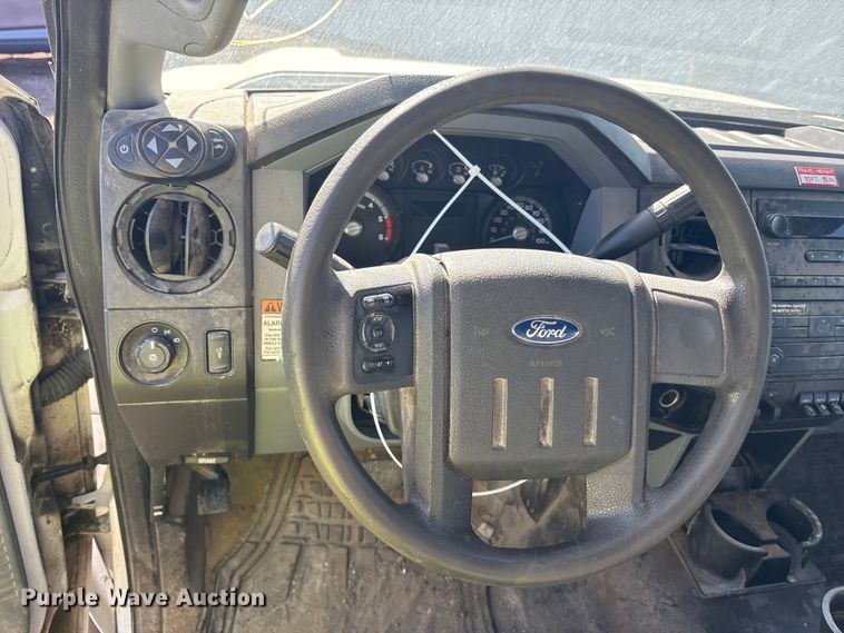 image for item YA3072 2015 Ford F450 Super Duty bucket truck