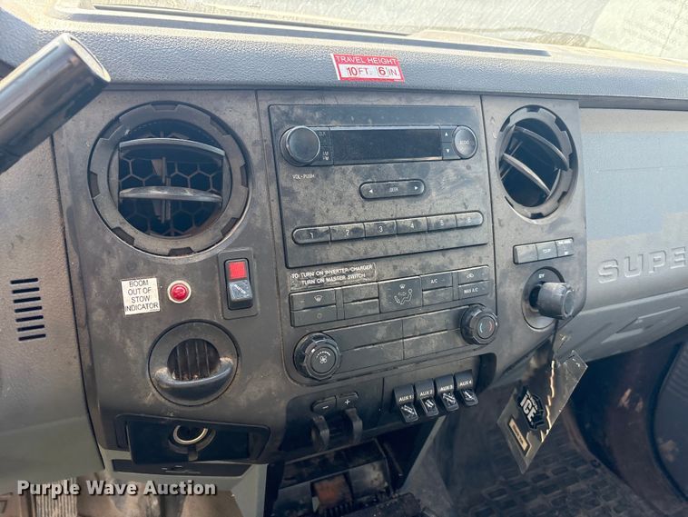 image for item YA3072 2015 Ford F450 Super Duty bucket truck
