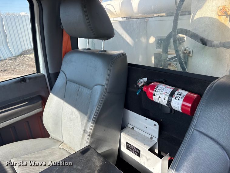 image for item YA3072 2015 Ford F450 Super Duty bucket truck