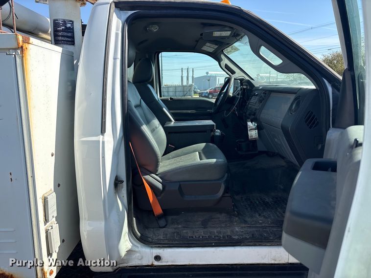 image for item YA3072 2015 Ford F450 Super Duty bucket truck