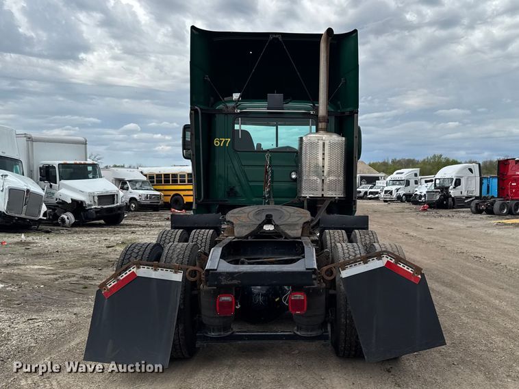 image for item YA3114 2016 Mack CXU613 semi truck