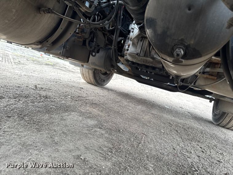 image for item YA3114 2016 Mack CXU613 semi truck