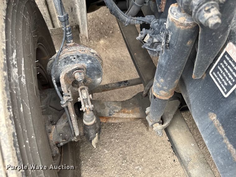 image for item YA3114 2016 Mack CXU613 semi truck