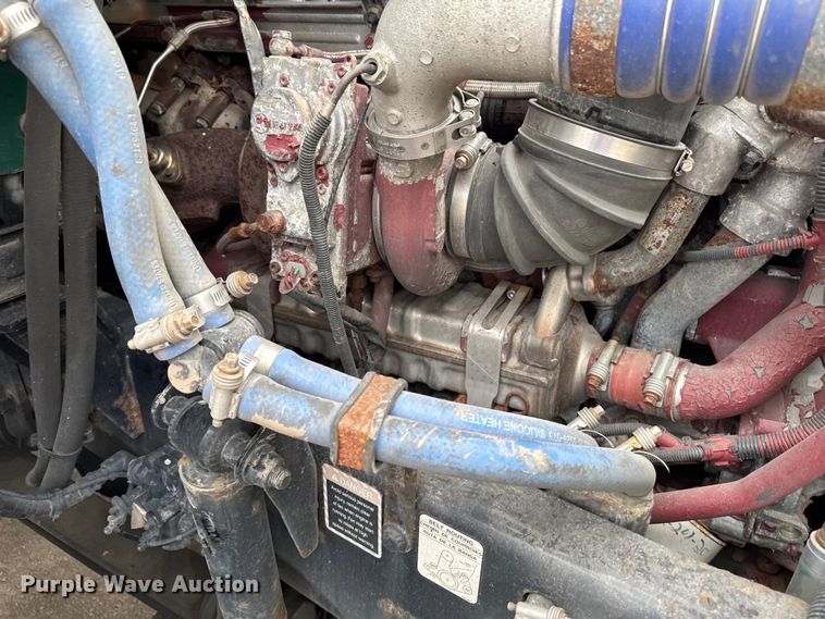 image for item YA3114 2016 Mack CXU613 semi truck