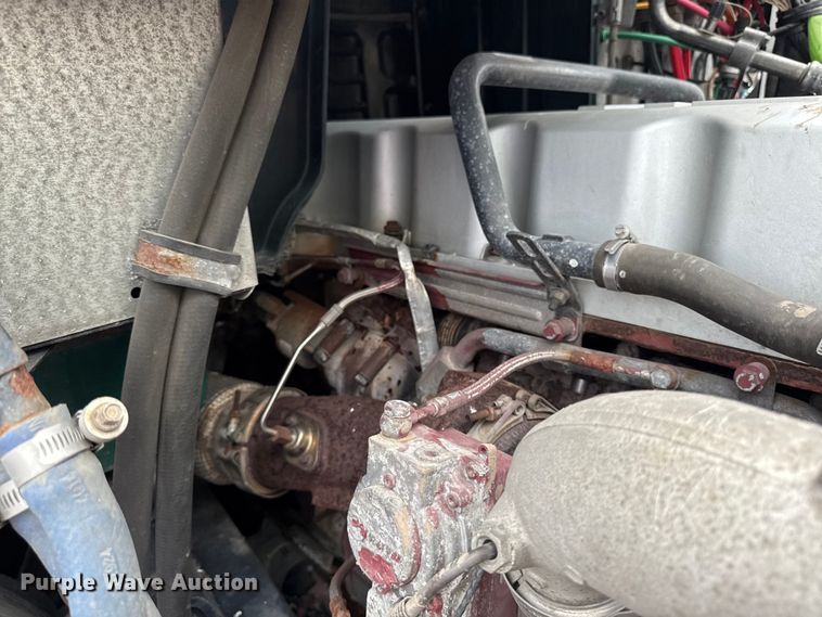 image for item YA3114 2016 Mack CXU613 semi truck