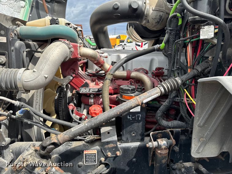 image for item YA3114 2016 Mack CXU613 semi truck