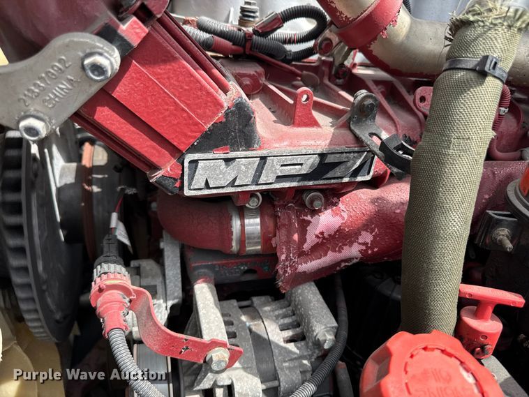 image for item YA3114 2016 Mack CXU613 semi truck