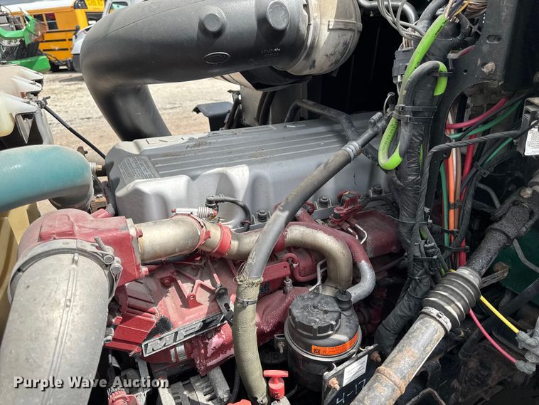 image for item YA3114 2016 Mack CXU613 semi truck