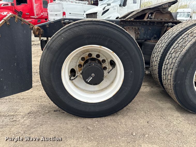 image for item YA3114 2016 Mack CXU613 semi truck