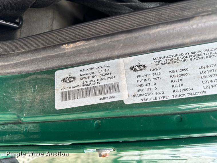 image for item YA3114 2016 Mack CXU613 semi truck