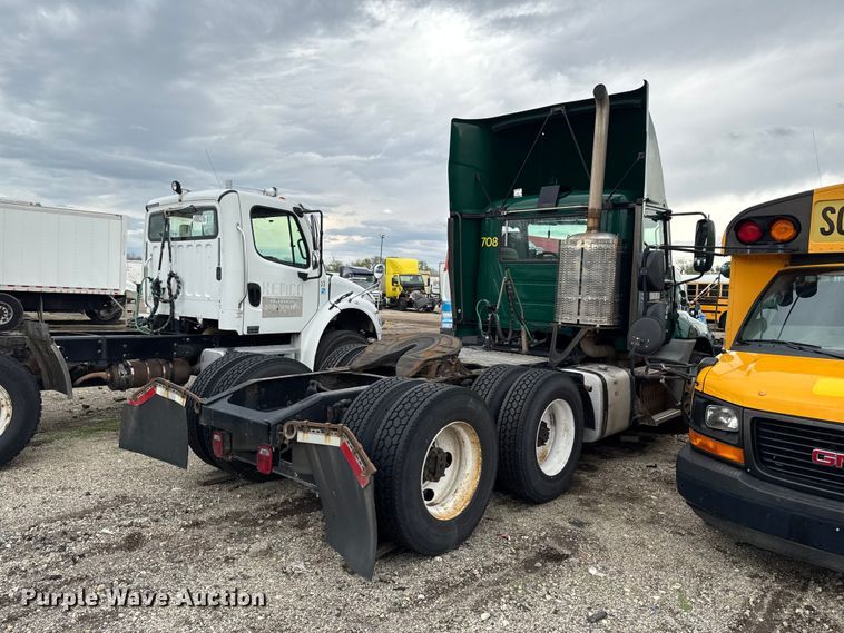 image for item YA3115 2016 Mack CXU613 semi truck