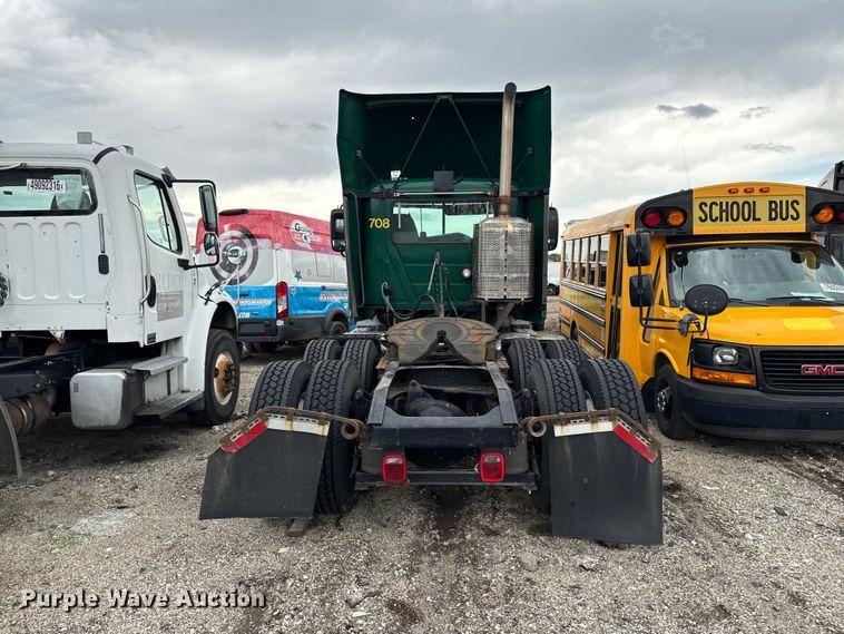 image for item YA3115 2016 Mack CXU613 semi truck