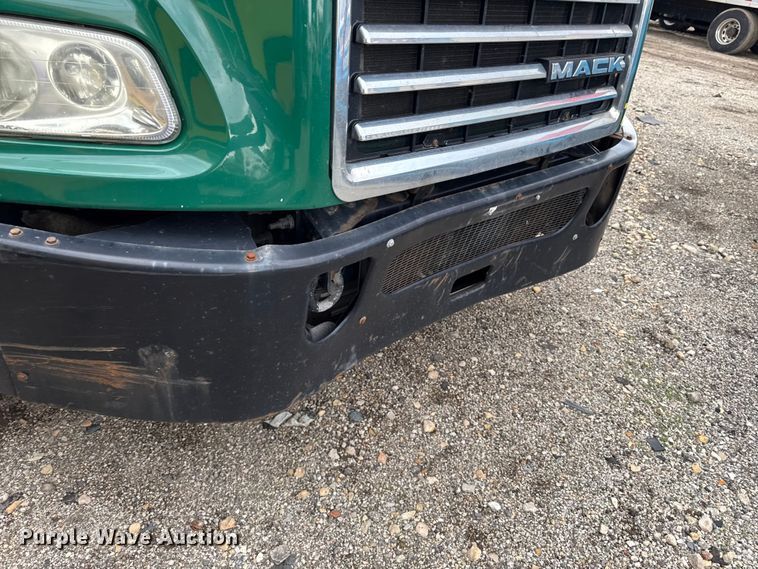 image for item YA3115 2016 Mack CXU613 semi truck