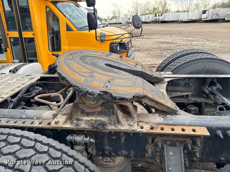 image for item YA3115 2016 Mack CXU613 semi truck