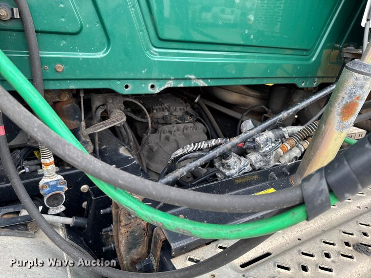 image for item YA3115 2016 Mack CXU613 semi truck