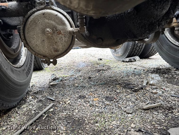 image for item YA3115 2016 Mack CXU613 semi truck