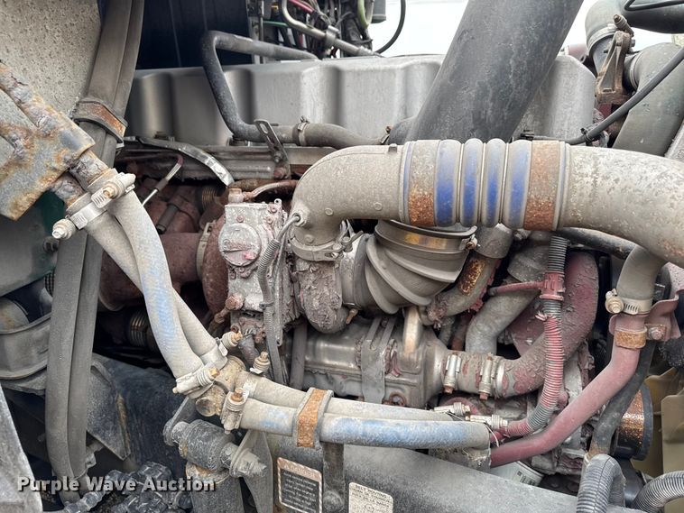 image for item YA3115 2016 Mack CXU613 semi truck