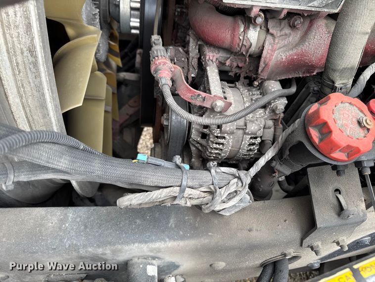 image for item YA3115 2016 Mack CXU613 semi truck