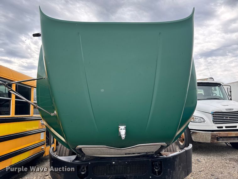 image for item YA3115 2016 Mack CXU613 semi truck