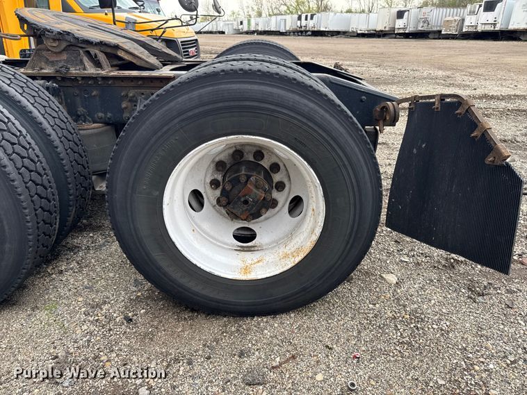 image for item YA3115 2016 Mack CXU613 semi truck