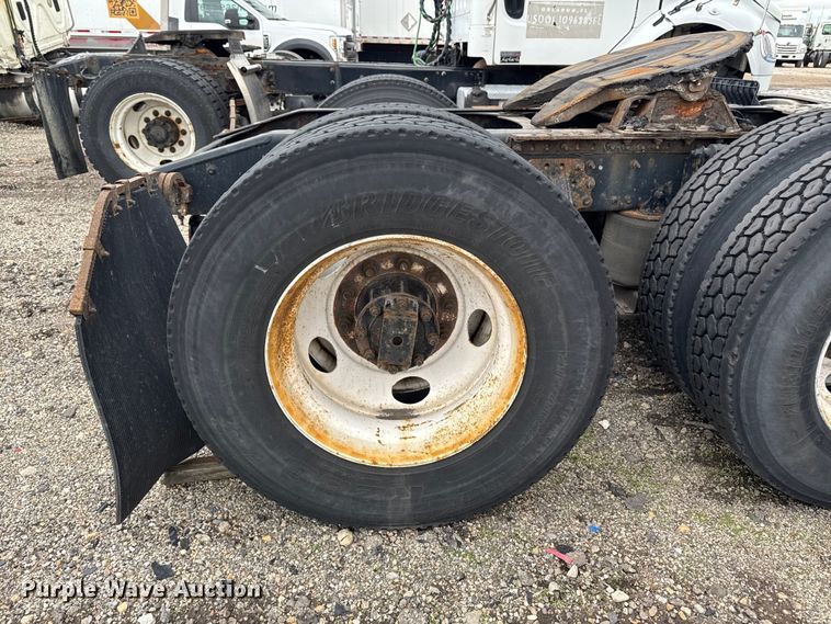 image for item YA3115 2016 Mack CXU613 semi truck