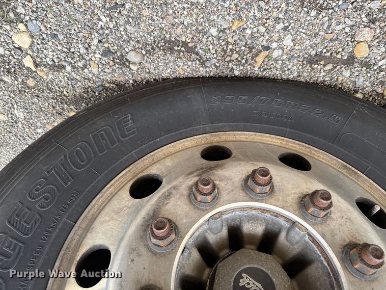 image for item YA3115 2016 Mack CXU613 semi truck