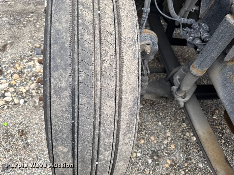 image for item YA3115 2016 Mack CXU613 semi truck