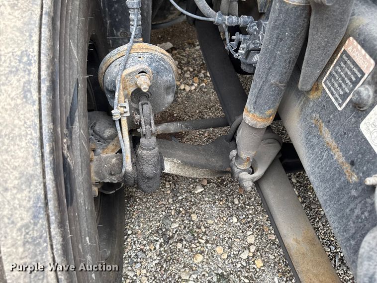 image for item YA3115 2016 Mack CXU613 semi truck