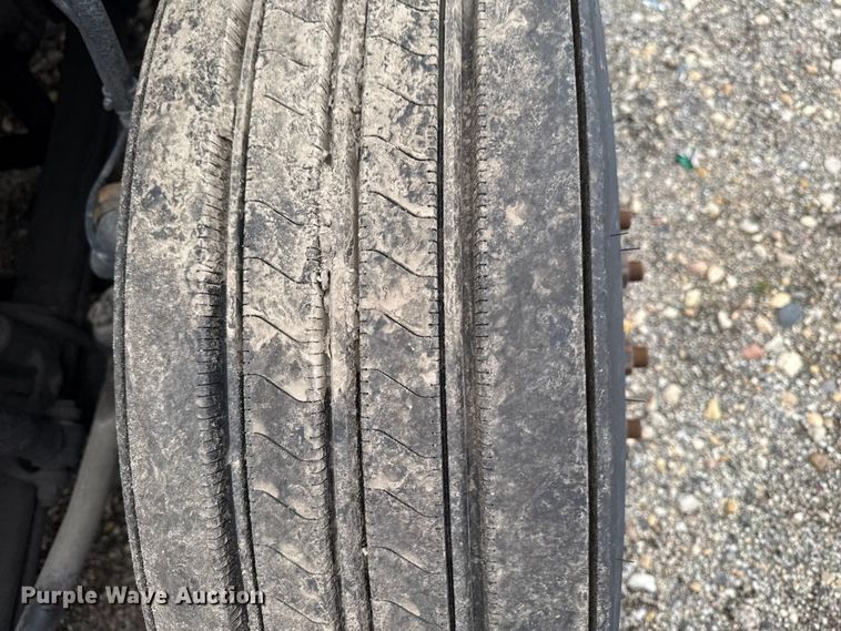 image for item YA3115 2016 Mack CXU613 semi truck