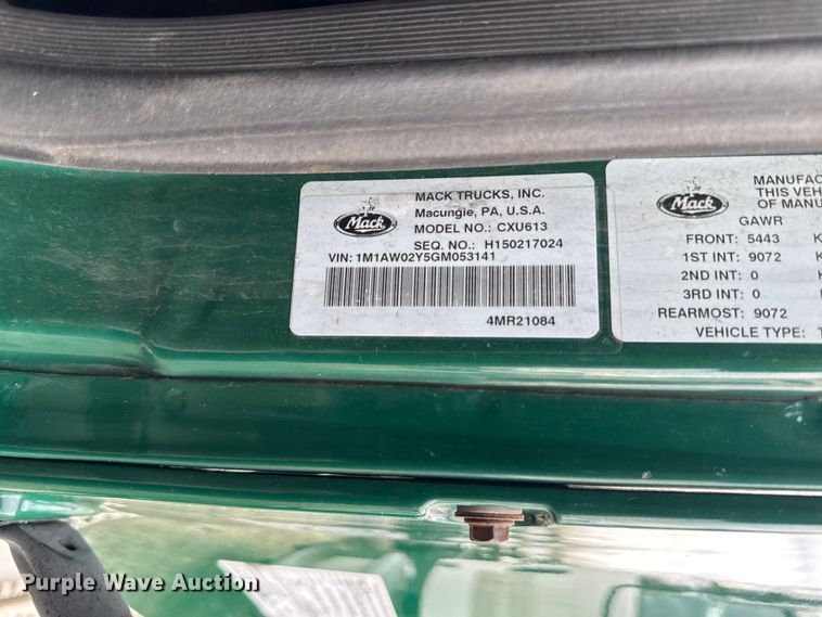 image for item YA3115 2016 Mack CXU613 semi truck