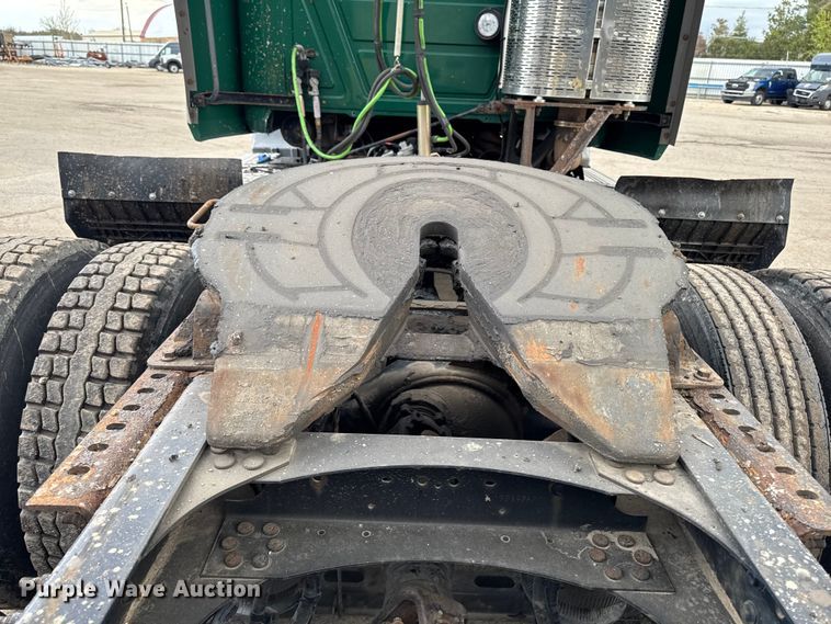 image for item YA3116 2016 Mack CXU613 semi truck