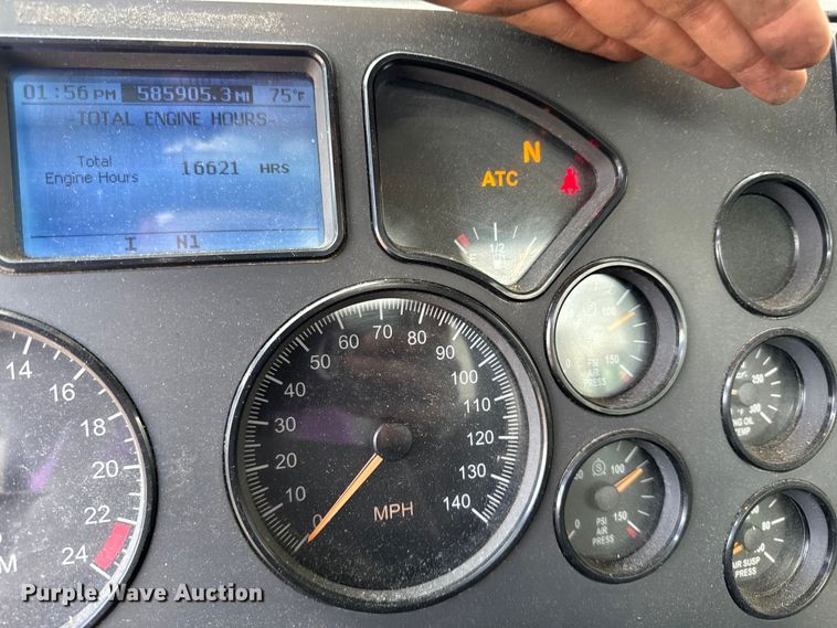 image for item YA3116 2016 Mack CXU613 semi truck