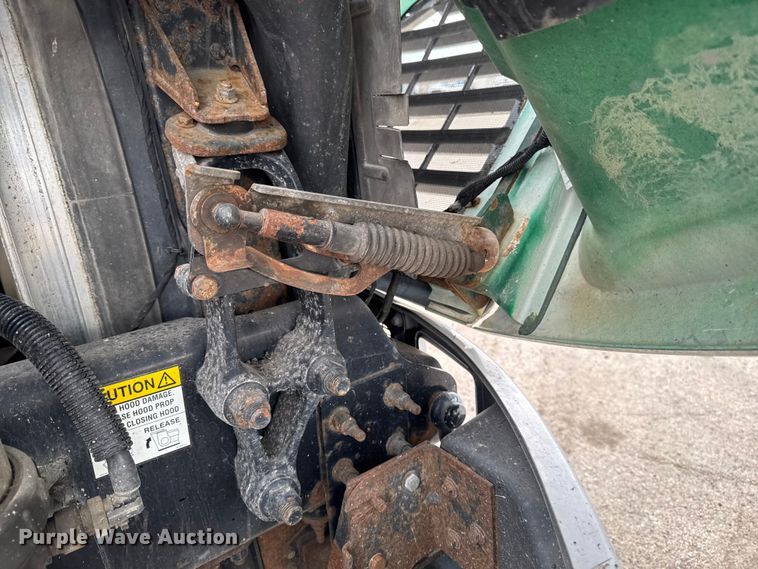 image for item YA3116 2016 Mack CXU613 semi truck