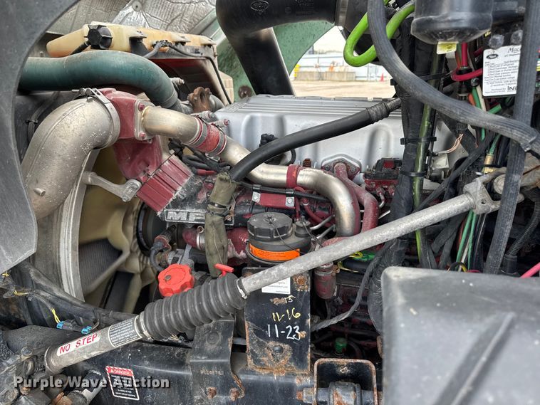 image for item YA3116 2016 Mack CXU613 semi truck