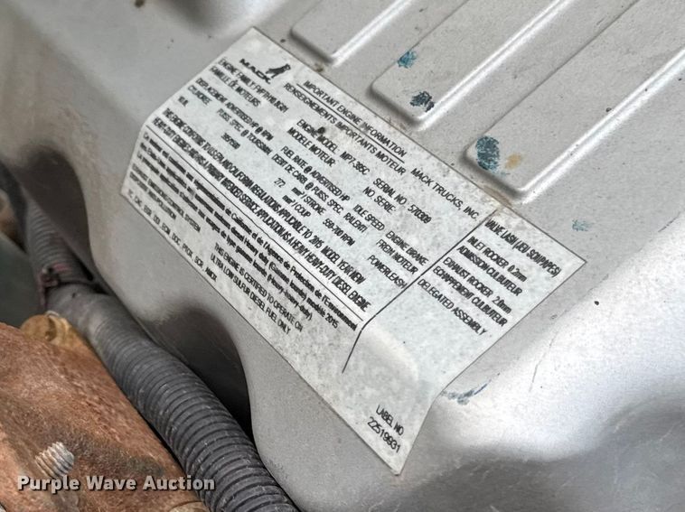 image for item YA3116 2016 Mack CXU613 semi truck