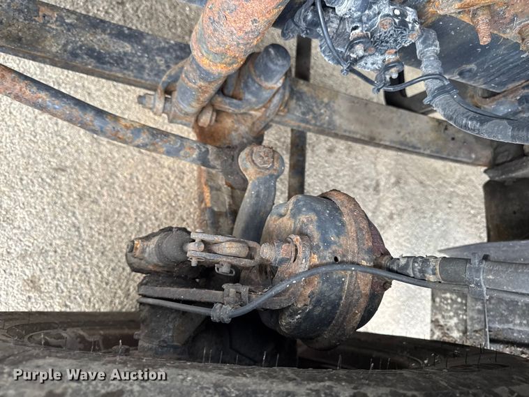 image for item YA3116 2016 Mack CXU613 semi truck